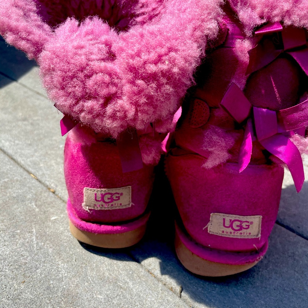 Ugg bow-tie boots. Purple